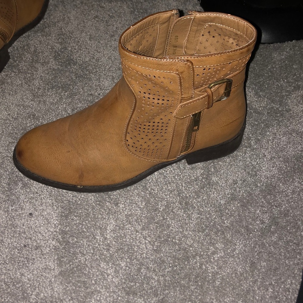 Shoedazzle boots